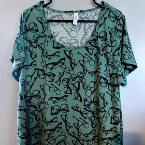 NWOT LuLaRoe classic t with glasses print
